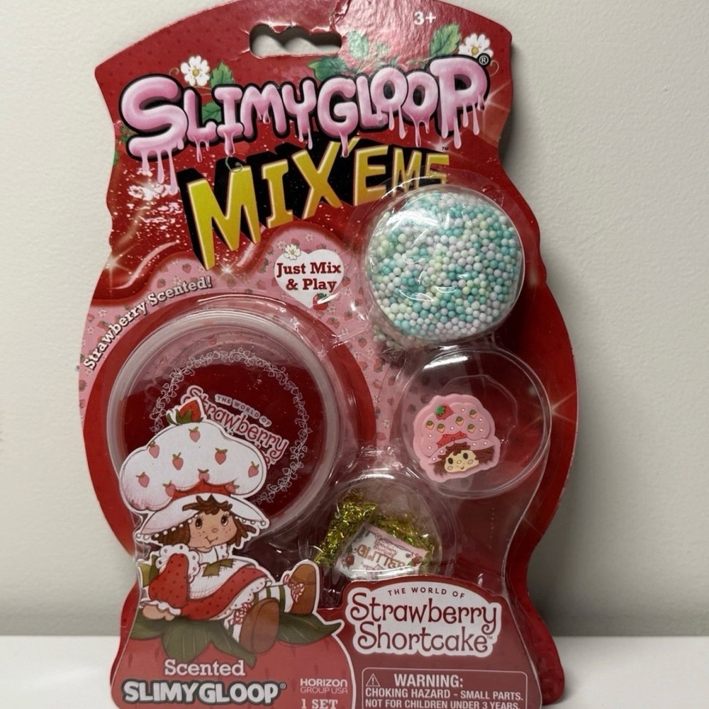 Strawberry Shortcake Scented Slime Mixing Kit With Charm And Glitter